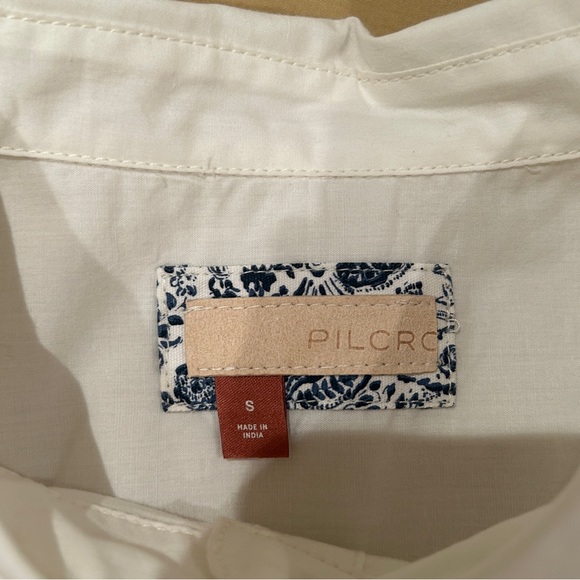 Four White Ladies Shirts - Picture 8 of 13